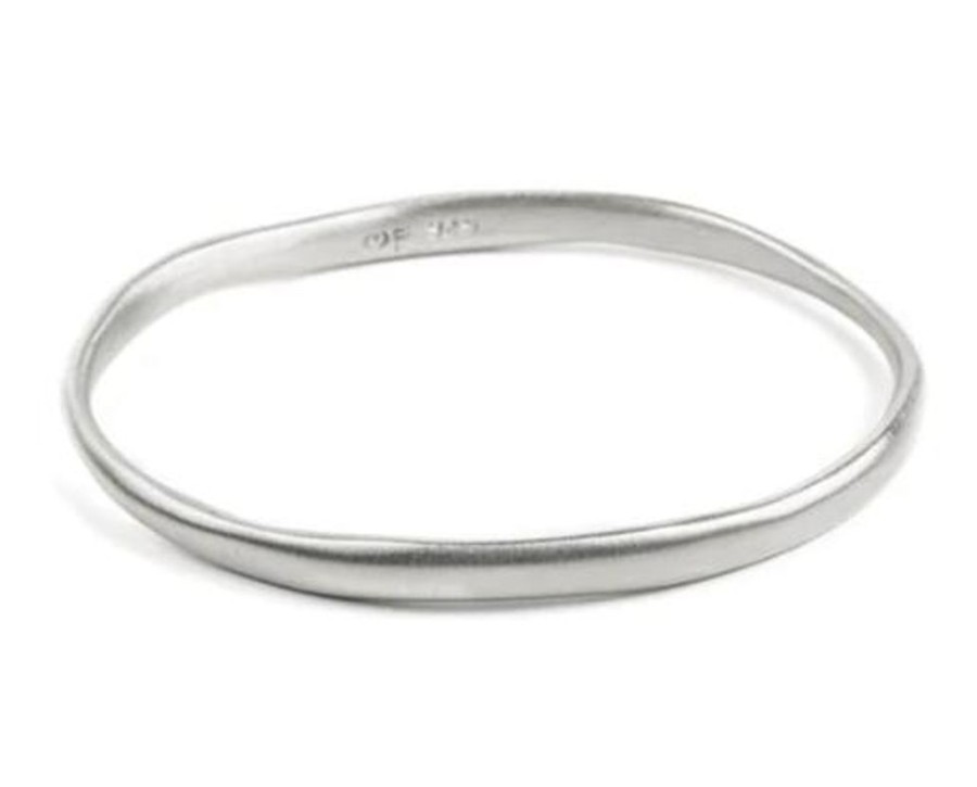 Jewellery FAIRLEY | Alexa Brushed Oval Bangle - Silver